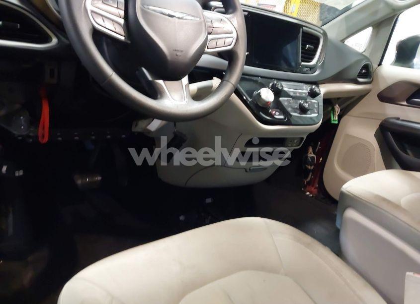 Photo 6 of 2017 Chrysler Pacifica TOURING (VIN 2C4RC1DGXHR510904)