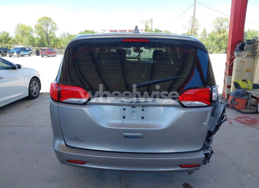 Photo 16 of 2017 Chrysler Pacifica TOURING (VIN 2C4RC1DGXHR516329)