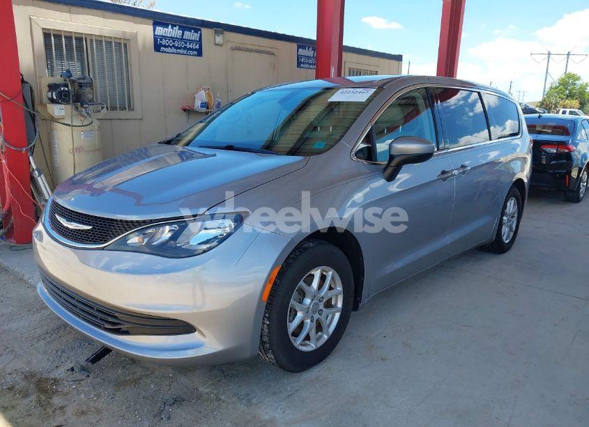 Photo 2 of 2017 Chrysler Pacifica TOURING (VIN 2C4RC1DGXHR516329)