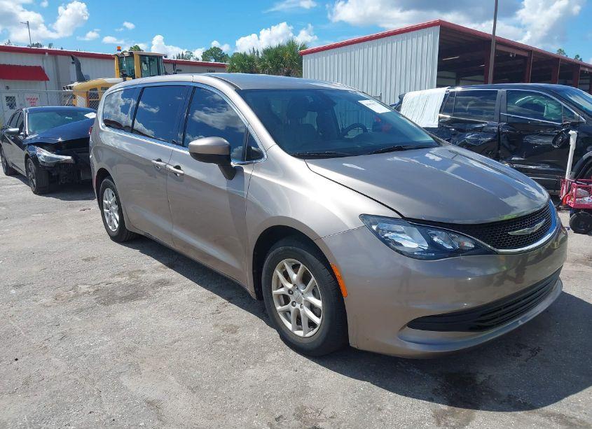 2017 Chrysler Pacifica TOURING (VIN 2C4RC1DGXHR537293) main photo