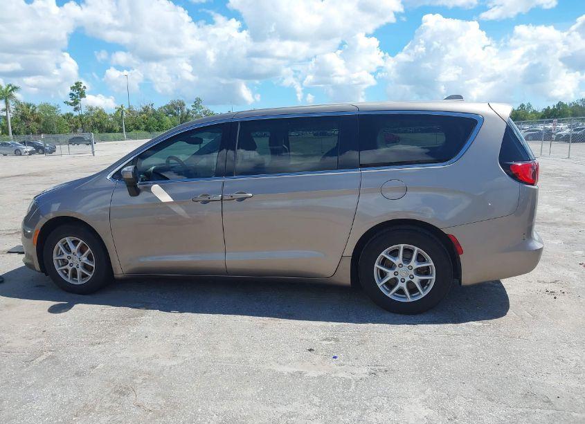 Photo 14 of 2017 Chrysler Pacifica TOURING (VIN 2C4RC1DGXHR537293)