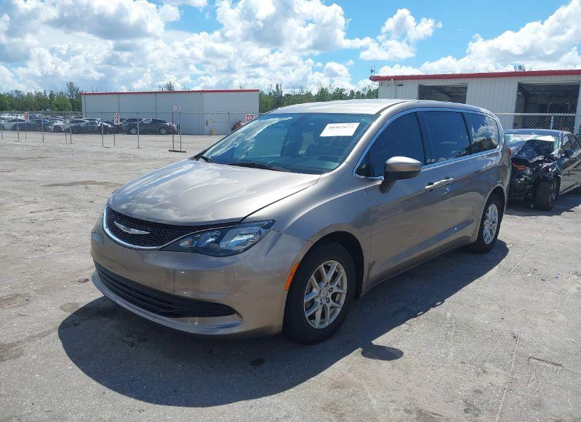 Photo 2 of 2017 Chrysler Pacifica TOURING (VIN 2C4RC1DGXHR537293)