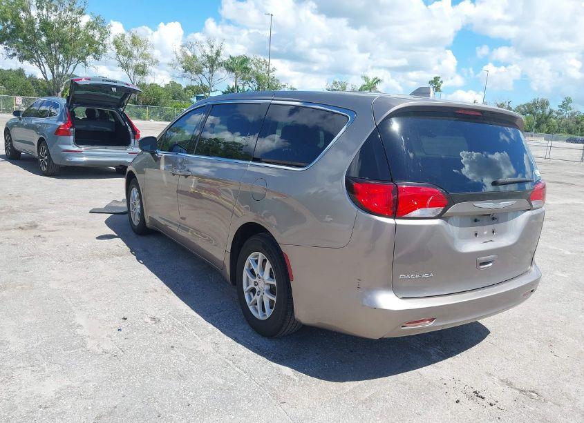 Photo 3 of 2017 Chrysler Pacifica TOURING (VIN 2C4RC1DGXHR537293)