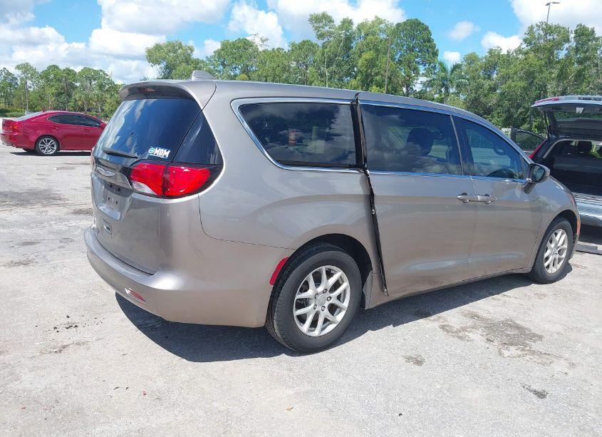 Photo 4 of 2017 Chrysler Pacifica TOURING (VIN 2C4RC1DGXHR537293)