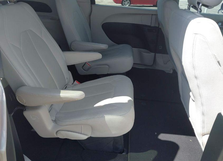 Photo 8 of 2017 Chrysler Pacifica TOURING (VIN 2C4RC1DGXHR537293)