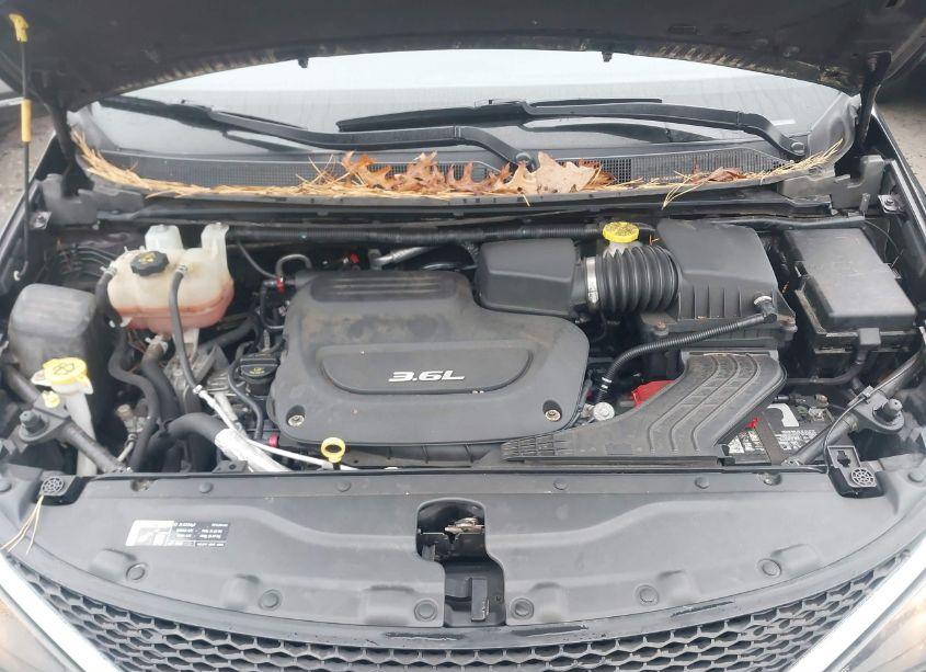 Photo 10 of 2017 Chrysler Pacifica TOURING (VIN 2C4RC1DGXHR552179)