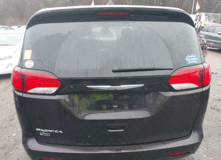 Photo 16 of 2017 Chrysler Pacifica TOURING (VIN 2C4RC1DGXHR552179)