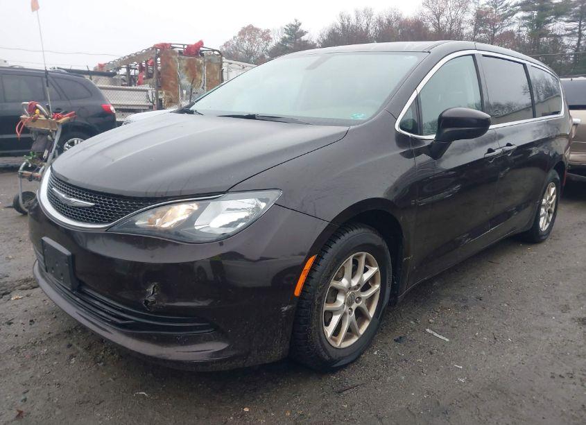 Photo 2 of 2017 Chrysler Pacifica TOURING (VIN 2C4RC1DGXHR552179)