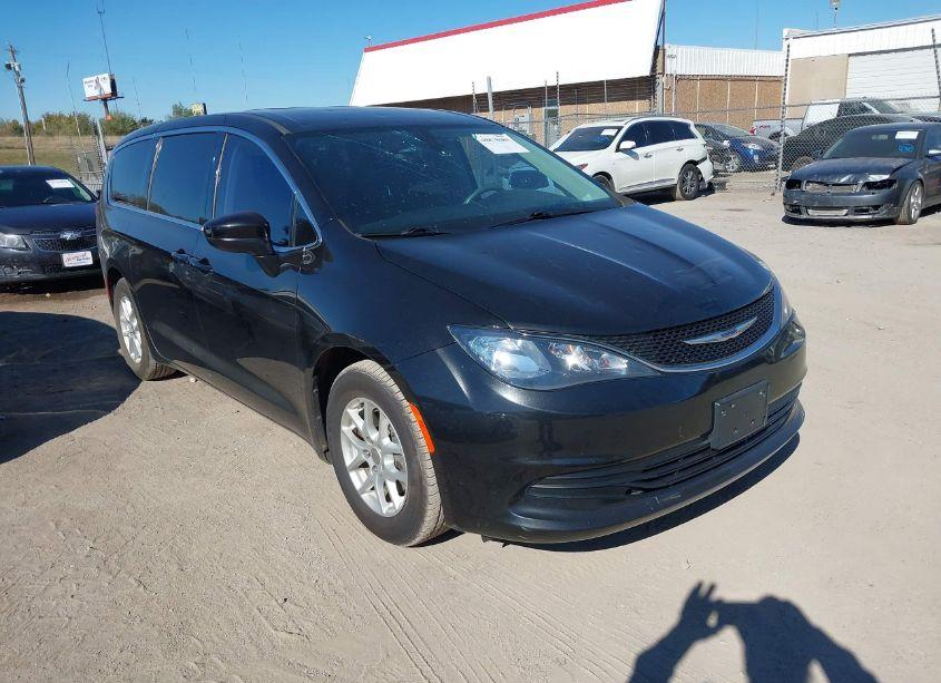 2017 Chrysler Pacifica TOURING (VIN 2C4RC1DGXHR565336) main photo