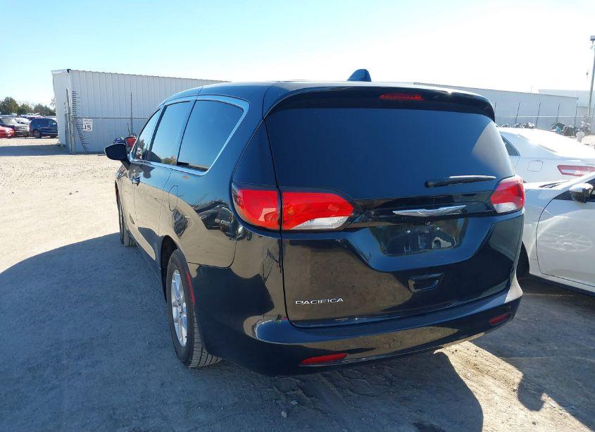 Photo 3 of 2017 Chrysler Pacifica TOURING (VIN 2C4RC1DGXHR565336)