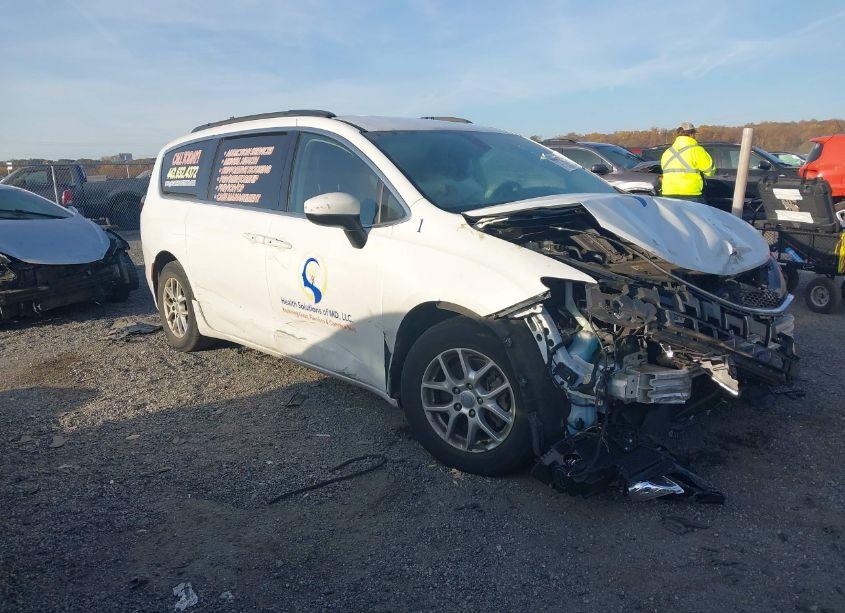 2020 Chrysler Voyager LXI (VIN 2C4RC1DGXLR178150) main photo