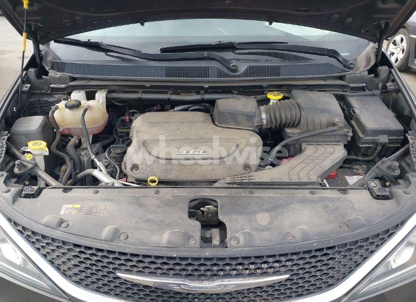 Photo 10 of 2017 Chrysler Pacifica TOURING-L PLUS (VIN 2C4RC1EG0HR511140)