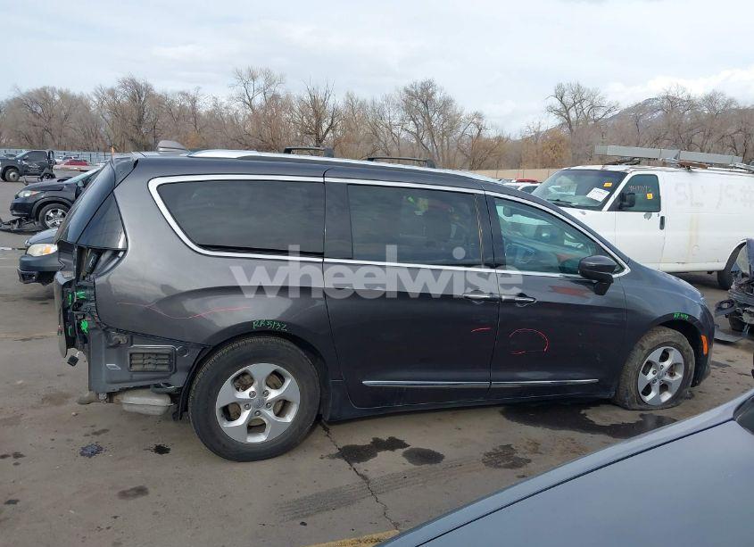 Photo 13 of 2017 Chrysler Pacifica TOURING-L PLUS (VIN 2C4RC1EG0HR511140)