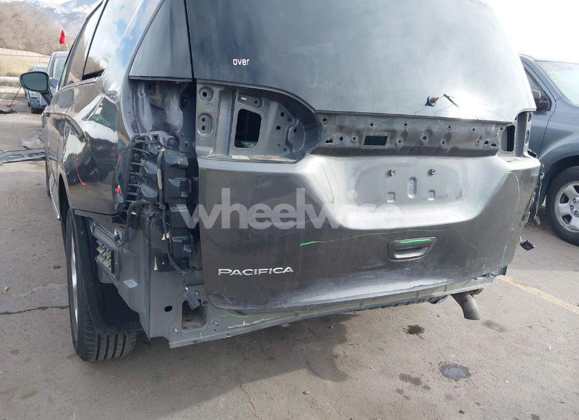 Photo 6 of 2017 Chrysler Pacifica TOURING-L PLUS (VIN 2C4RC1EG0HR511140)