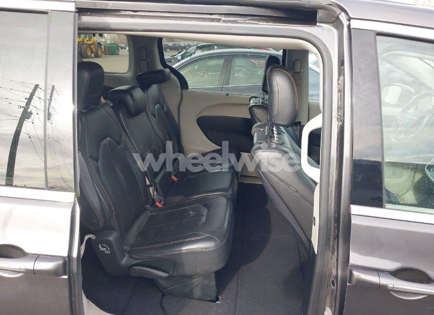 Photo 8 of 2017 Chrysler Pacifica TOURING-L PLUS (VIN 2C4RC1EG0HR511140)