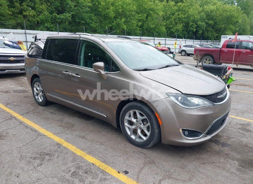 2017 Chrysler Pacifica TOURING-L PLUS (VIN 2C4RC1EG0HR566140) main photo