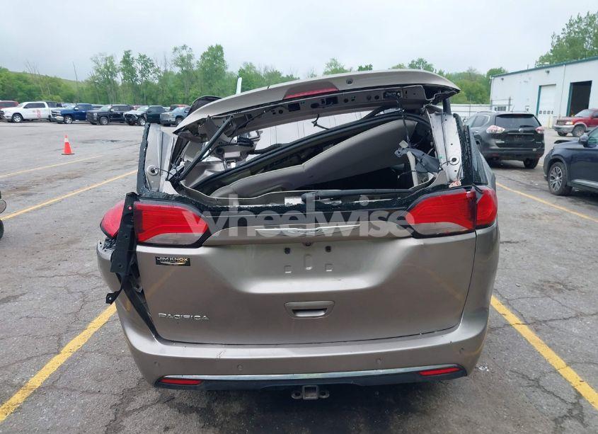 Photo 16 of 2017 Chrysler Pacifica TOURING-L PLUS (VIN 2C4RC1EG0HR566140)