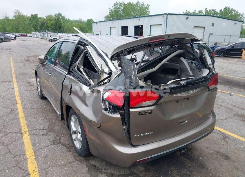 Photo 17 of 2017 Chrysler Pacifica TOURING-L PLUS (VIN 2C4RC1EG0HR566140)