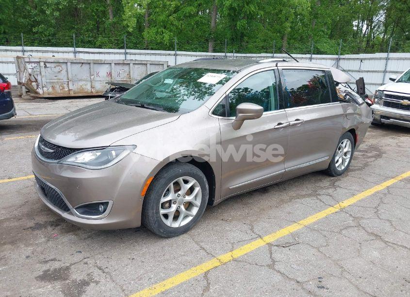 Photo 2 of 2017 Chrysler Pacifica TOURING-L PLUS (VIN 2C4RC1EG0HR566140)