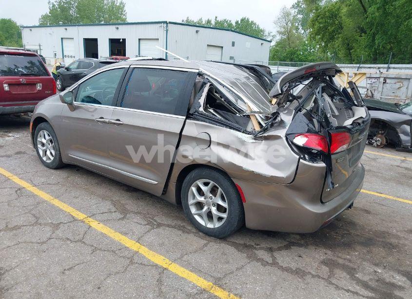 Photo 3 of 2017 Chrysler Pacifica TOURING-L PLUS (VIN 2C4RC1EG0HR566140)