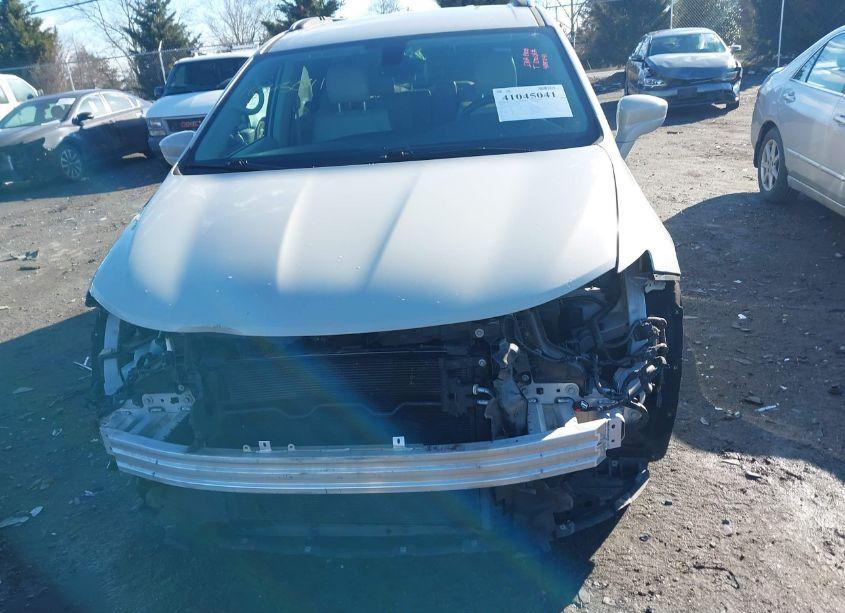 Photo 12 of 2017 Chrysler Pacifica TOURING-L PLUS (VIN 2C4RC1EG0HR584587)