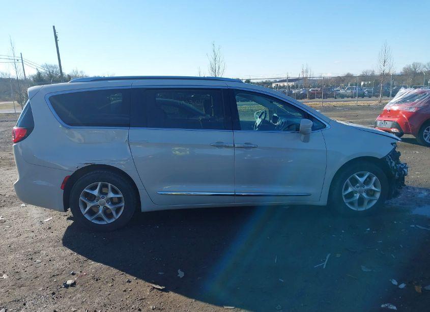 Photo 13 of 2017 Chrysler Pacifica TOURING-L PLUS (VIN 2C4RC1EG0HR584587)