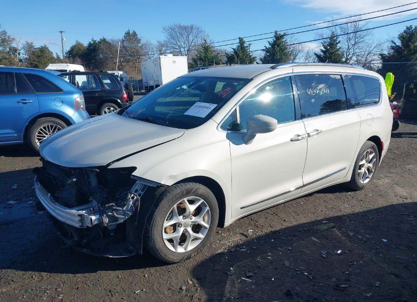 Photo 2 of 2017 Chrysler Pacifica TOURING-L PLUS (VIN 2C4RC1EG0HR584587)