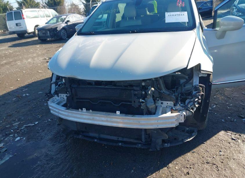 Photo 6 of 2017 Chrysler Pacifica TOURING-L PLUS (VIN 2C4RC1EG0HR584587)