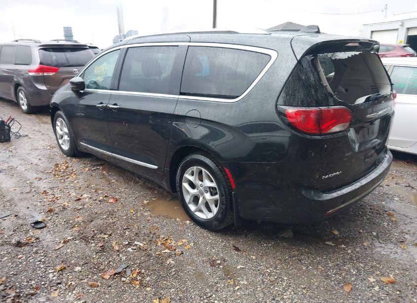 Photo 3 of 2017 Chrysler Pacifica TOURING-L PLUS (VIN 2C4RC1EG0HR622562)