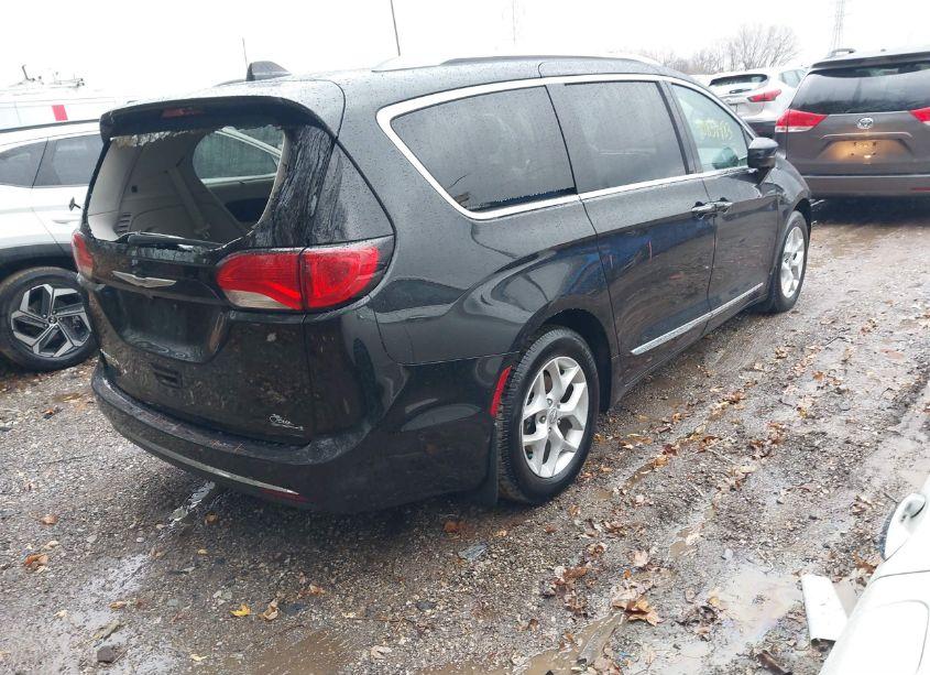 Photo 4 of 2017 Chrysler Pacifica TOURING-L PLUS (VIN 2C4RC1EG0HR622562)