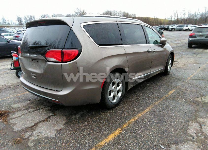 Photo 4 of 2017 Chrysler Pacifica TOURING-L PLUS (VIN 2C4RC1EG0HR643587)