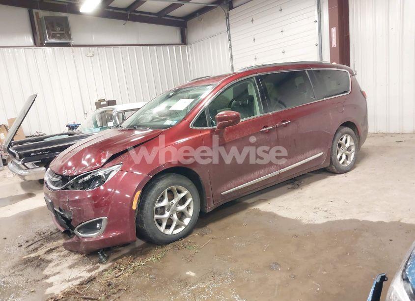Photo 2 of 2018 Chrysler Pacifica TOURING-L PLUS (VIN 2C4RC1EG0JR330237)