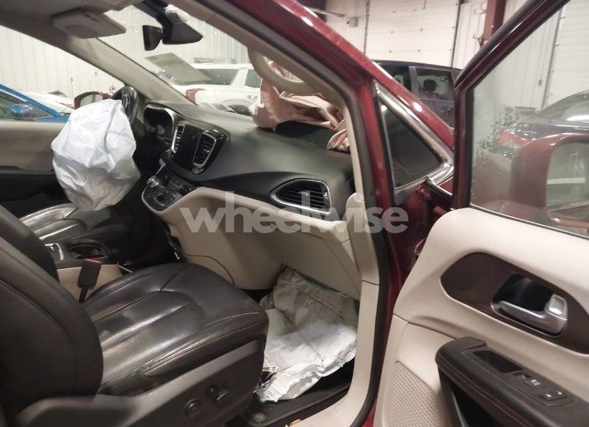 Photo 5 of 2018 Chrysler Pacifica TOURING-L PLUS (VIN 2C4RC1EG0JR330237)