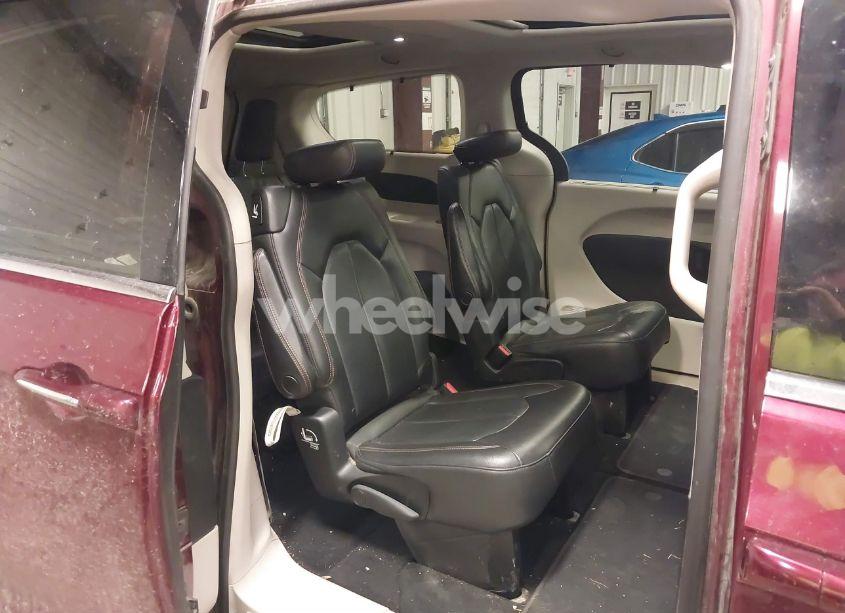 Photo 8 of 2018 Chrysler Pacifica TOURING-L PLUS (VIN 2C4RC1EG0JR330237)