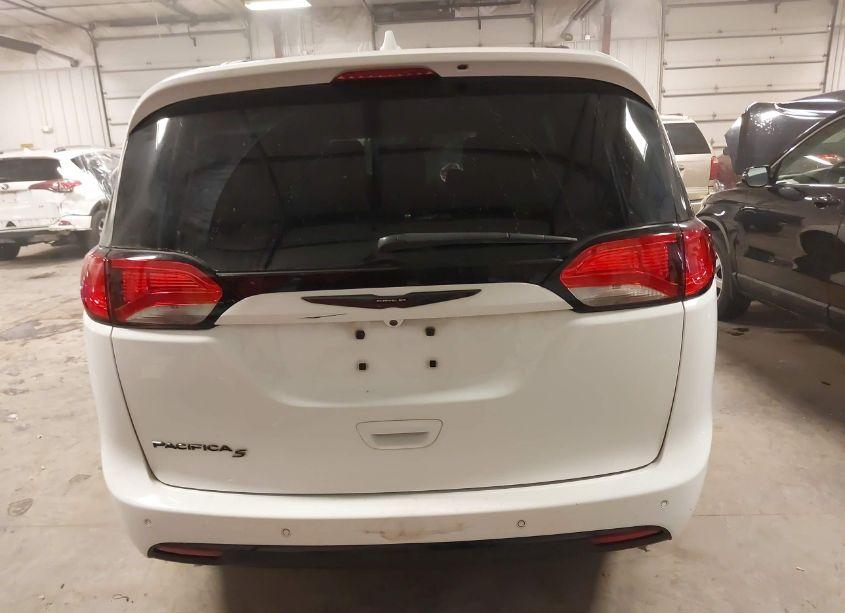 Photo 17 of 2020 Chrysler Pacifica TOURING L PLUS (VIN 2C4RC1EG0LR239620)