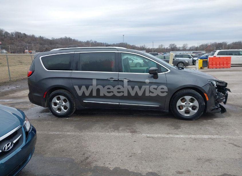 Photo 13 of 2017 Chrysler Pacifica TOURING-L PLUS (VIN 2C4RC1EG1HR512149)