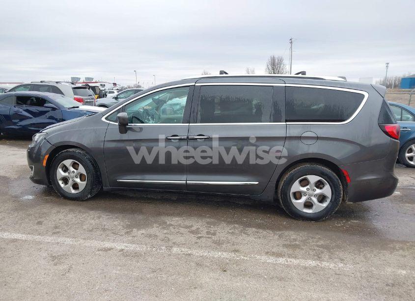 Photo 14 of 2017 Chrysler Pacifica TOURING-L PLUS (VIN 2C4RC1EG1HR512149)