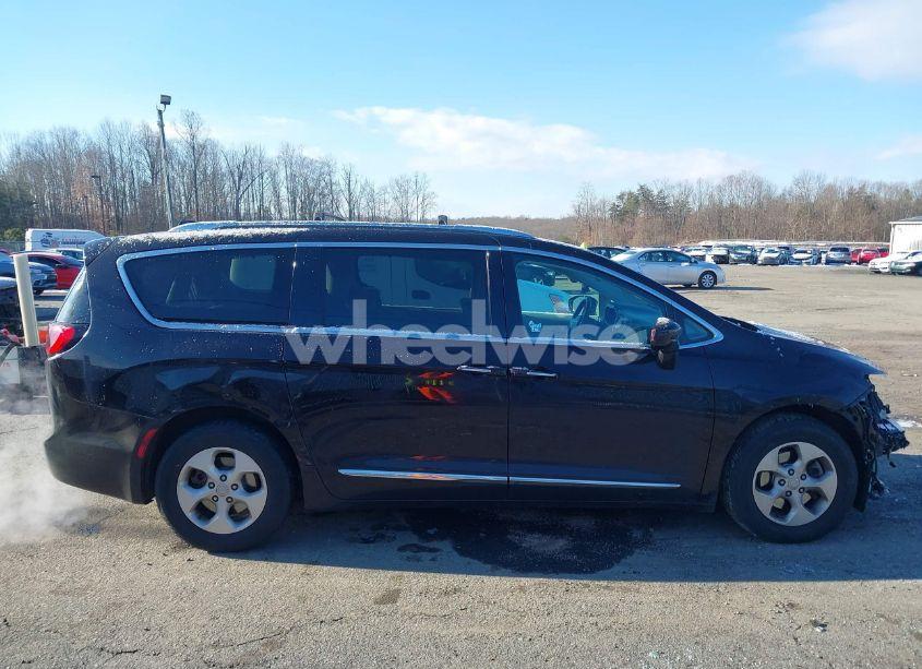 Photo 14 of 2017 Chrysler Pacifica TOURING-L PLUS (VIN 2C4RC1EG1HR560315)