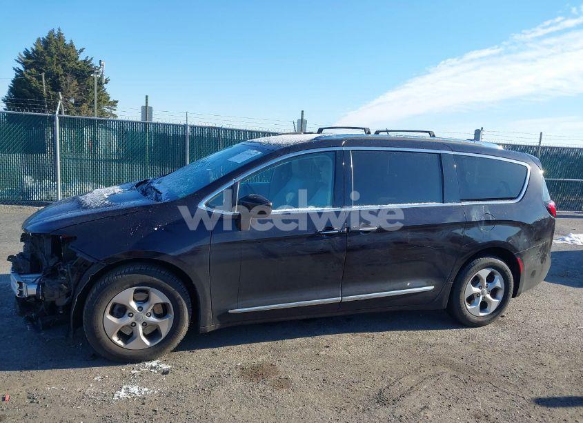 Photo 15 of 2017 Chrysler Pacifica TOURING-L PLUS (VIN 2C4RC1EG1HR560315)
