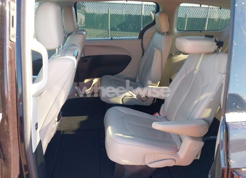 Photo 8 of 2017 Chrysler Pacifica TOURING-L PLUS (VIN 2C4RC1EG1HR560315)