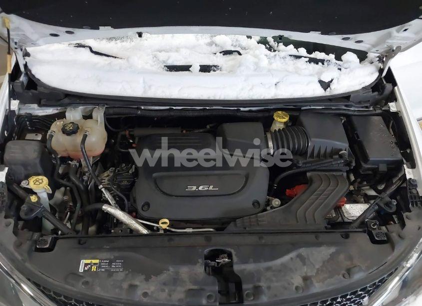 Photo 10 of 2017 Chrysler Pacifica TOURING-L PLUS (VIN 2C4RC1EG1HR729250)