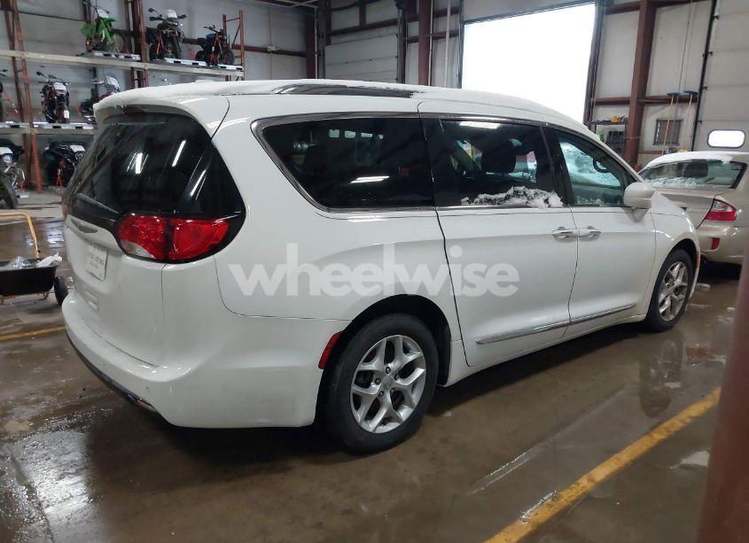 Photo 4 of 2017 Chrysler Pacifica TOURING-L PLUS (VIN 2C4RC1EG1HR729250)