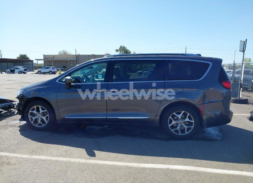Photo 15 of 2017 Chrysler Pacifica TOURING-L PLUS (VIN 2C4RC1EG1HR837996)