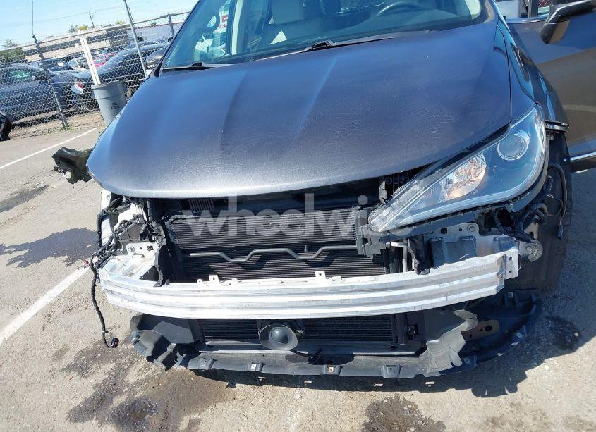 Photo 6 of 2017 Chrysler Pacifica TOURING-L PLUS (VIN 2C4RC1EG1HR837996)