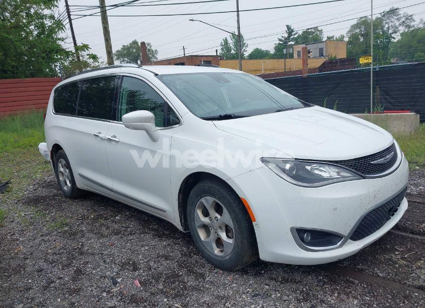 2017 Chrysler Pacifica TOURING-L PLUS (VIN 2C4RC1EG2HR506313) main photo