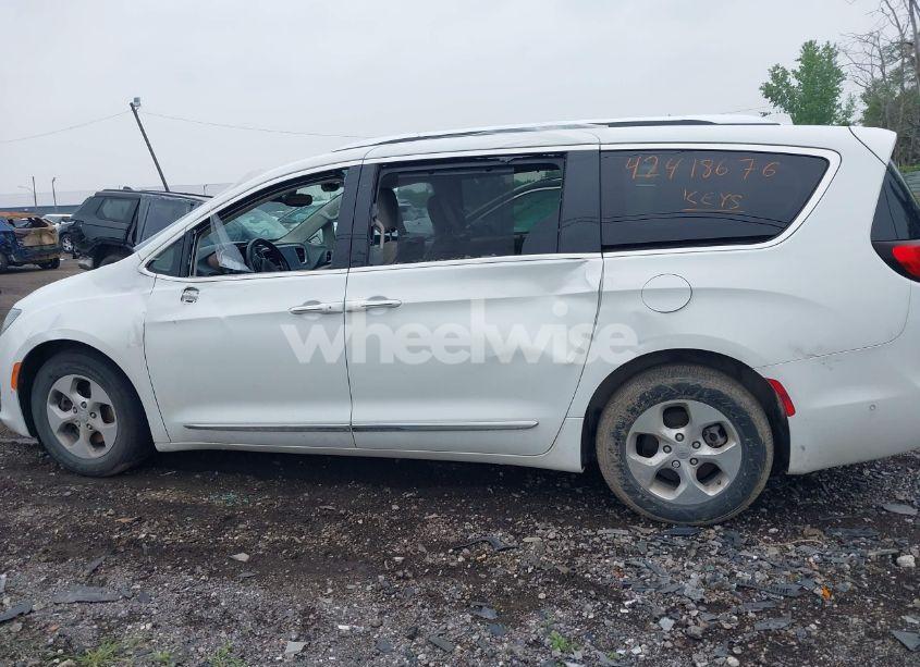 Photo 14 of 2017 Chrysler Pacifica TOURING-L PLUS (VIN 2C4RC1EG2HR506313)