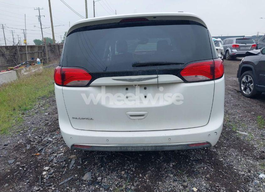 Photo 16 of 2017 Chrysler Pacifica TOURING-L PLUS (VIN 2C4RC1EG2HR506313)