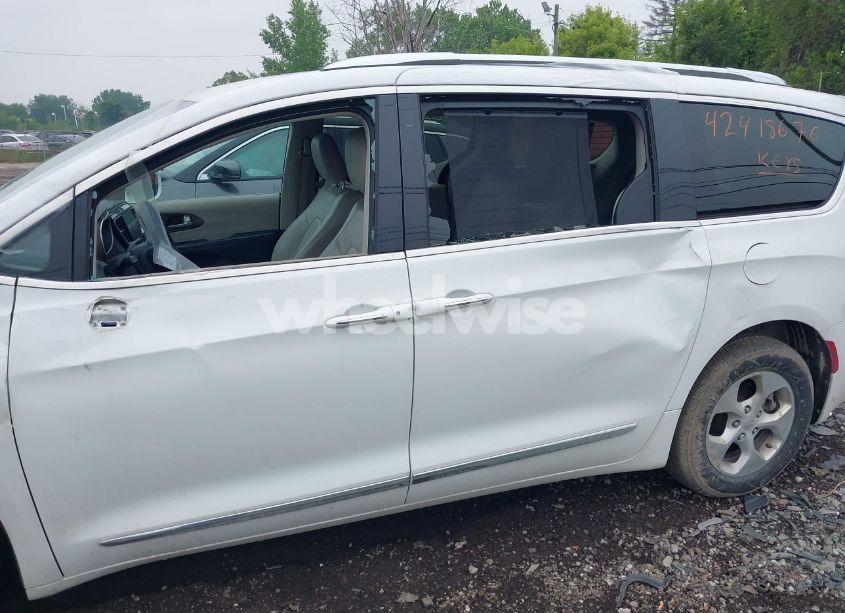 Photo 6 of 2017 Chrysler Pacifica TOURING-L PLUS (VIN 2C4RC1EG2HR506313)