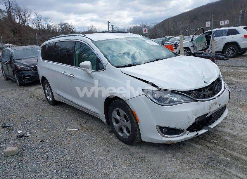 2017 Chrysler Pacifica TOURING-L PLUS (VIN 2C4RC1EG2HR689261) main photo