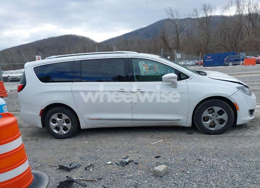 Photo 12 of 2017 Chrysler Pacifica TOURING-L PLUS (VIN 2C4RC1EG2HR689261)